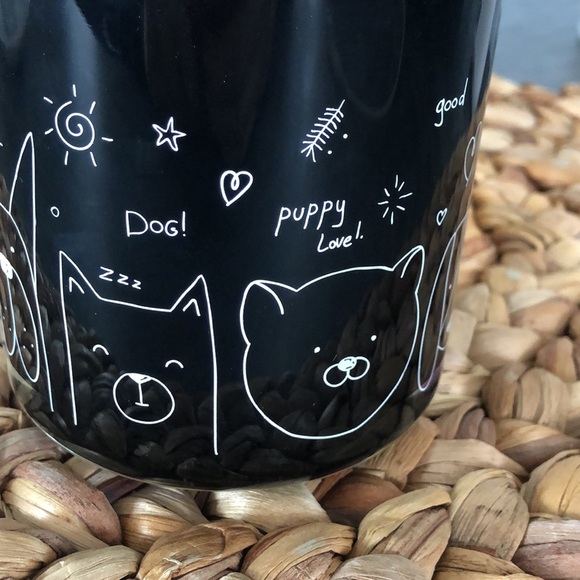 Sand + Paws Fresh Woods Candle - Picture 3 of 6